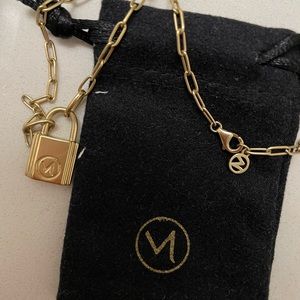 MEJURI Gold Lock Link chain